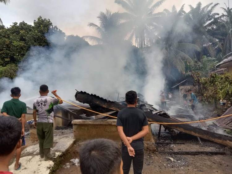 H Darma Wijaya Kunjungi Korban Kebakaran