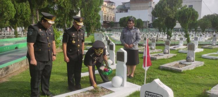 HBP Ke - 60, Lapas Pancur Batu Ziarah Ke Taman Makam Pahlawan Bukit Barisan