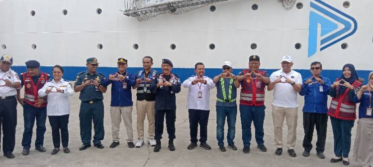 2.696 Penumpang Padati Pelabuhan Bandar Deli Belawan Di H-6 Idul Fitri