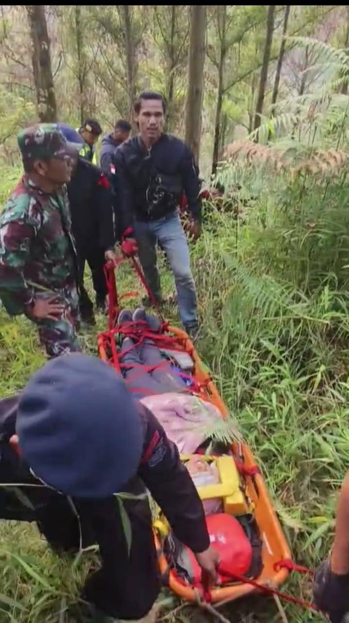 Dramatis...,  SAR Satbrimob Poldasu Evakuasi Korban WNA Hilang