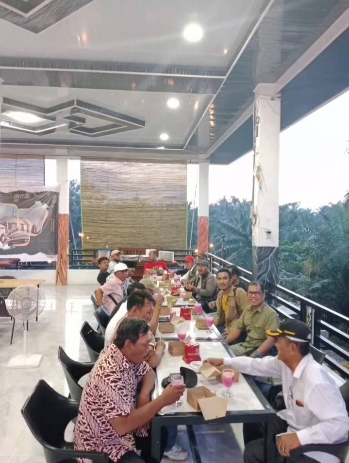 Pererat silahturahmi,Puluhan Wartawan Bukber Bersama Manager Unit PLN Perdagangan