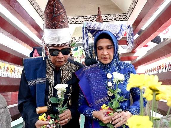 Wali Kota Susanti Anggarkan Dana Hibah Pembangunan Tugu Raja Sang Naualuh Damanik