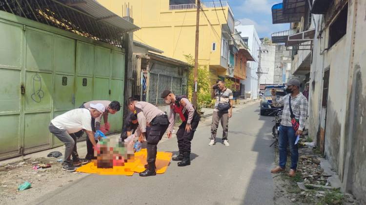 Mayat MRS X Di Duga ODGJ Ditemukan TewasDi Pinggir Jalan