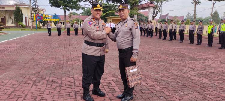 Kapolres Simalungun Pimpin Upacara Pelepasan Purnabakti yang Penuh Haru dan Penghargaan