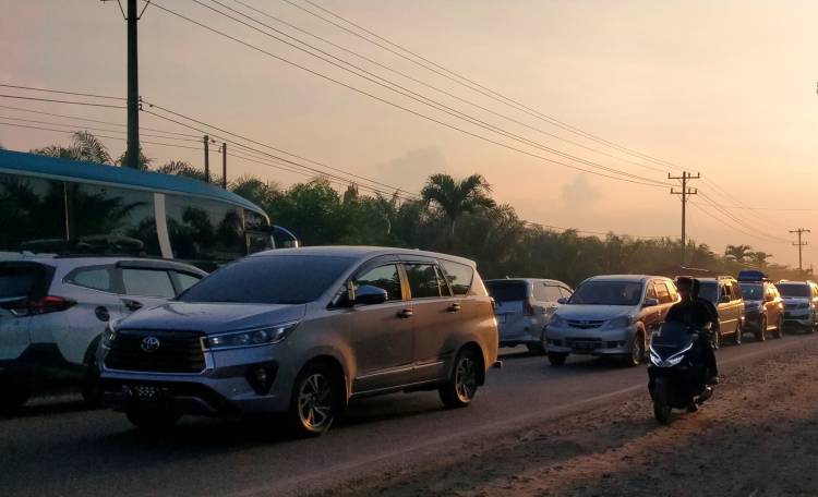 H+3 Idhul Fitri 1445 Hijriah Tahun 2024, Arus Balik Mudik Padat Merayap Di Asahan