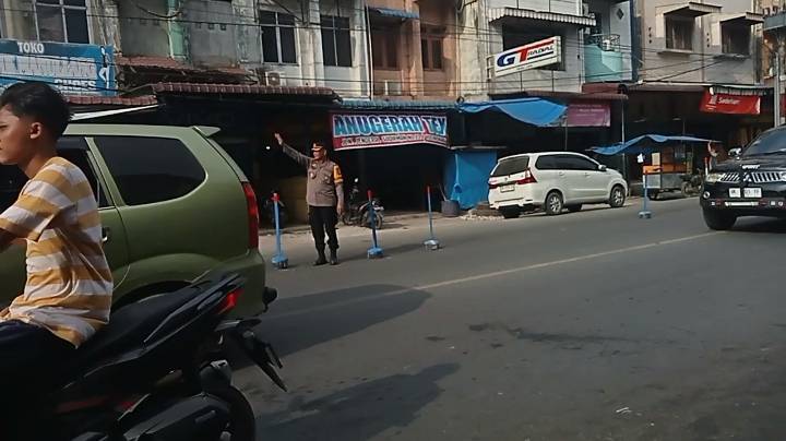 Kapolres Labusel Atur Arus Lalu Lintas di Titik Rawan Macet Mudik