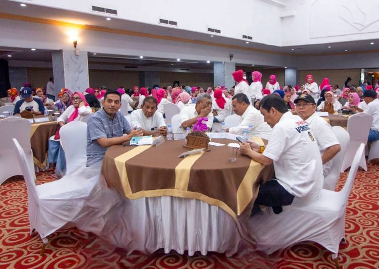Reuni Akbar dan Pengukuhan Pengurus Ikatan Keluarga Alumni SMP Negeri 10 dan 12 Medan