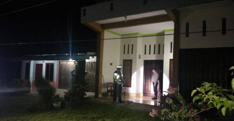 Polisi Patroli Jaga Rumah Kosong Ditinggal Pemudik