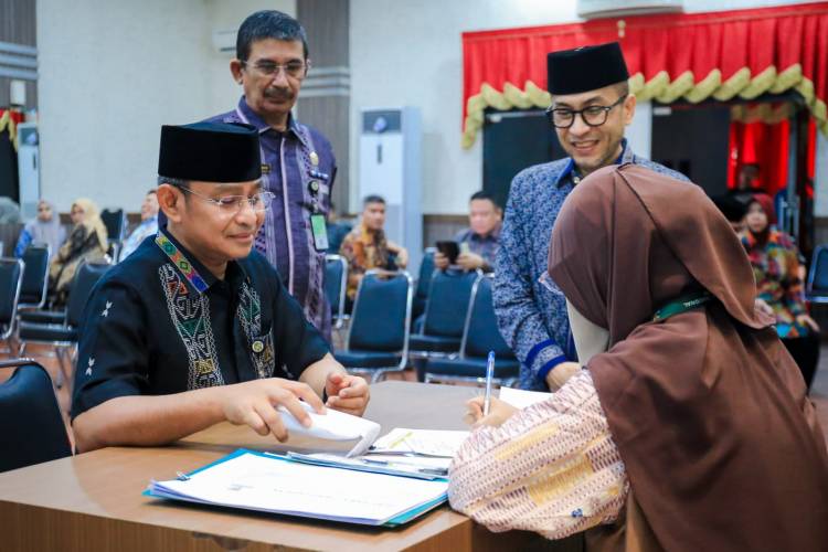Bobby Nasution dan Jajaran Pemko Medan Tunaikan Zakat Mal melalui BAZNAS