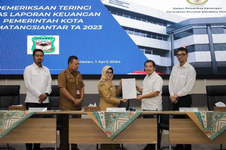 Wali Kota dr Susanti Dewayani SpA Entry Meeting dengan BPK) Perwakilan Sumut