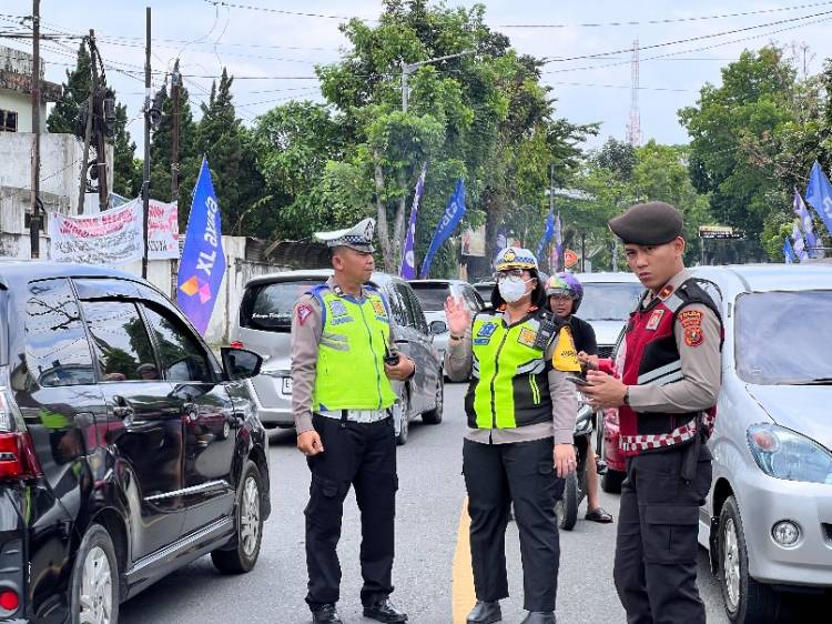 Kaslan Polres Siantar Rutin Live Report Arus Lalin Ops Ketupat Toba 2024