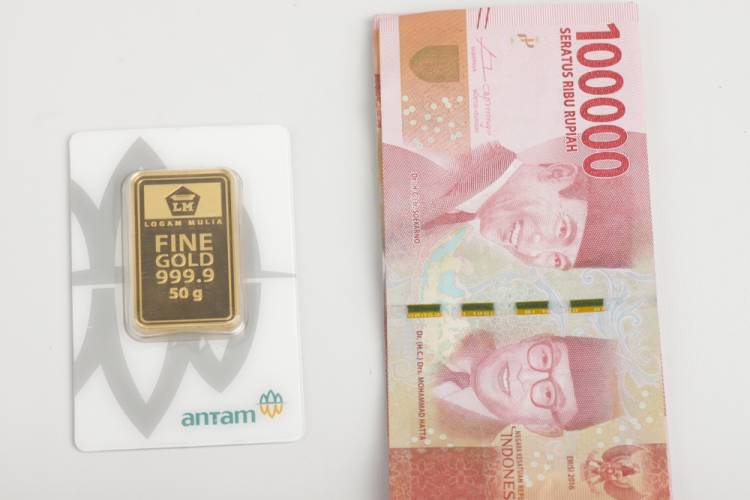 Kemarin Harga Emas Antam Alamai Penurunan