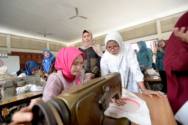 Tingkatkan Kemampuan Pengrajin, Dekranasda Sumut Gelar Pelatihan Menjahit/Bordir Gratis
