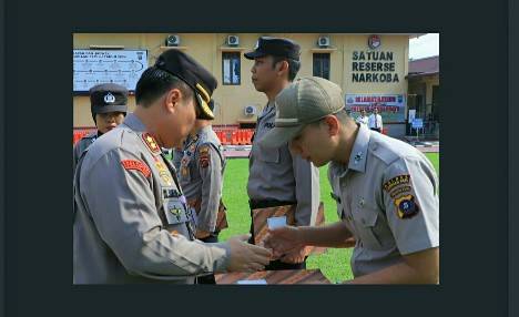 Kapolres Labuhanbatu Bagikan THR Lebaran Idul Fitri 1445 H