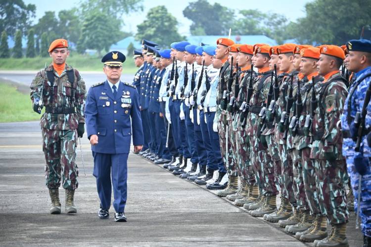 Upacara HUT ke-79 TNI AU di Lanud SIM Berlangsung Khidmat, Kasau Beri Apresiasi atas Dedikasi Prajurit