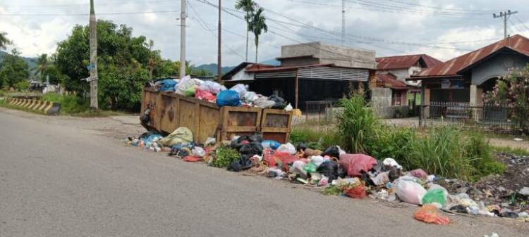 Pernyataan Bupati Madina Soal Sampah Dikritik Tajam