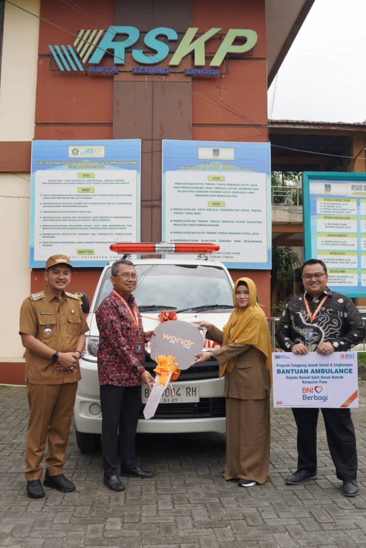 Dapat Bantuan Ambulan Dari BNI,  Wakota Harpkan Tingkatkan Pelayanan