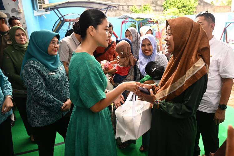 Tinjau Posyandu di Binjai, Kahiyang Ayu Harap Sinergi Posyandu dan TP-PKK Semakin Kuat
