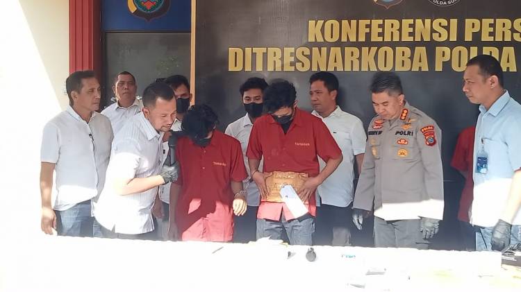Berangkat dari Kualanamu Tujuan Kendari, 4 Warga Jakarta Lakban 5 Kg Sabu di Perut