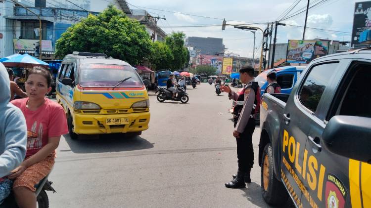 Cegah Macet, Sat Samapta Polres Pematangsiantar Patroli di Jl.SM Raja
