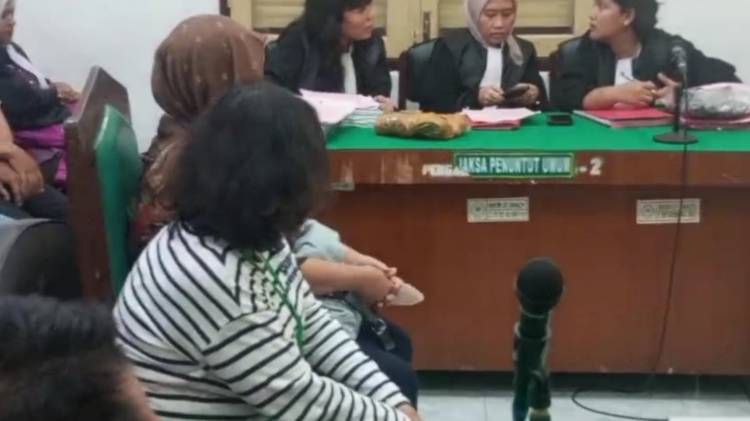 Sidang Terdakwa Doris Fenita dan Riris Marpaung Ditunda, Keluarga Korban Minta Tuntut Maksimal