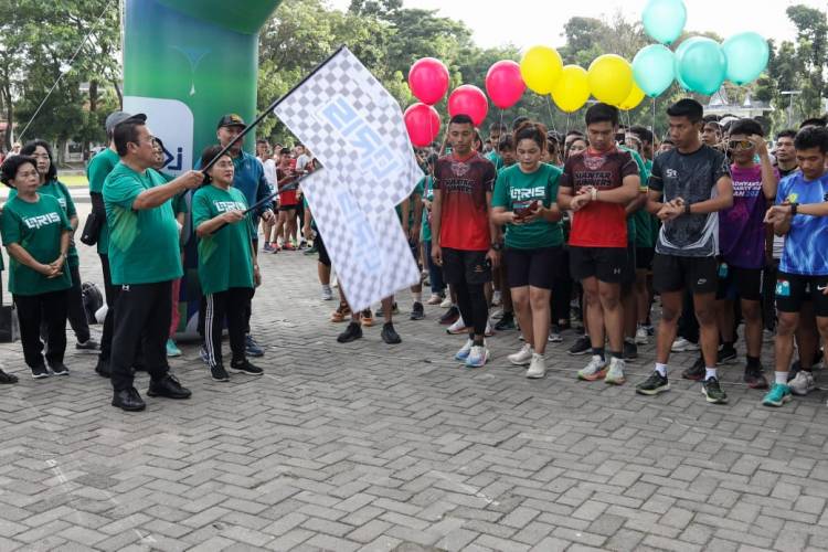 Meriahkan HUT Pematangsiantar ke-154, Wali Kota Wesly Lepas Peserta Fun Run X Fast 2025