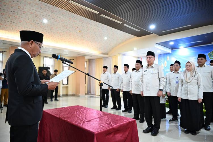 Lantik PPIH Sumut Embarkasi Medan 1446 H, Wakil Gubernur Surya Harapkan Pelayanan Haji Berjalan Optimal