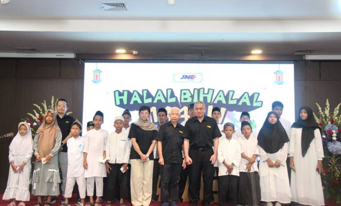 Gelar Halal Bihalal 1446 H, JNE Usung Tema "Bersama Untuk Maju dan Bahagia"