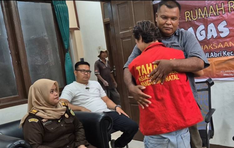 Tak Senang Ditegur, Tersangka Pukul Korbannya Bekali-kali, Kejari Madina Selesaikan Perkaranya Dengan Humanis