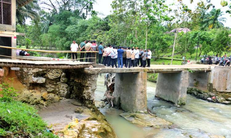 Bupati Simalungun Segera Perbaiki Jembatan Putus di Nagori Hataran