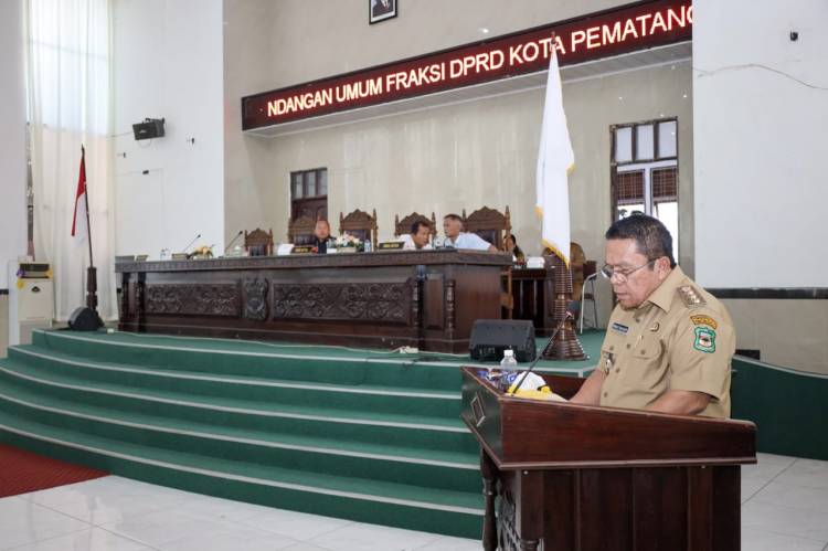 Wesly Sampaikan Nota Jawaban atas PU Fraksi DPRD Pematangsiantar Terhadap LKPJ TA 2024