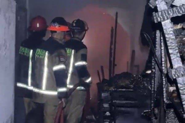 Rumah Terbakar di Padang Bulan, 2 Orang Tewas Terpanggang