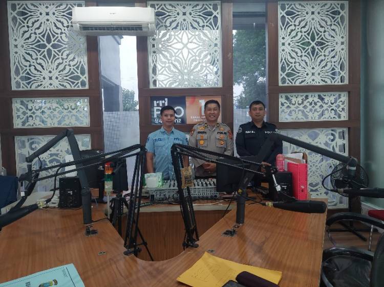 Propam Polda Sumut Tegaskan Komitmen Penegakan Kode Etik Polri dalam Dialog Interaktif Halo Polisi di RRI Medan