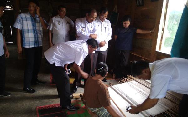 Ini Harapan Penenun Ulos di Tobasa Kepada Pemerintah
