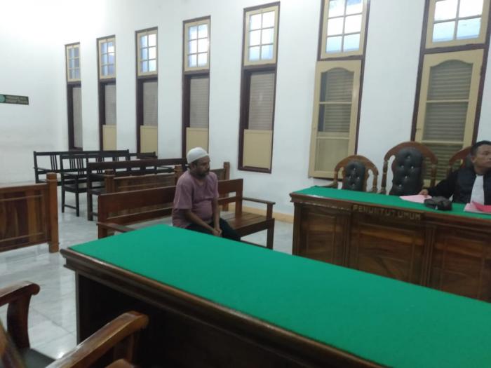 Sidang Kerap Ditunda,  Jakir Usin Mengaku Kecewa
