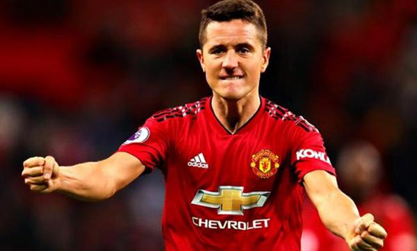 Tidak Ada Titik Temu Man United dengan Herrera
