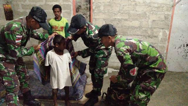Luka Bakar Parah, Satgas Pamtas RI-RDTL Yonmek 741/GN Berikan Pertolongan Pertama
