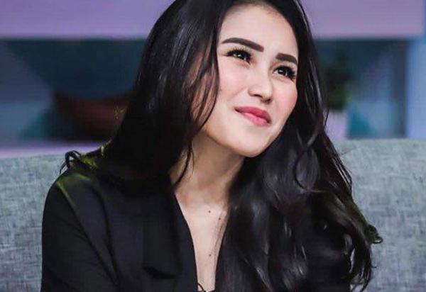 Ayu Ting Ting dan Program Pesbukers Dapat Teguran MUI
