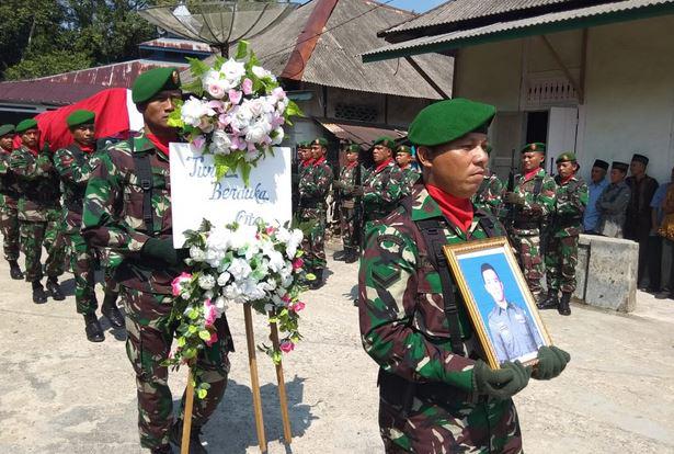 Anggota Babinsa Koramil 410-02/TBS, di Makamkan Secara Militer