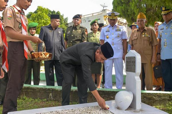 Edy Rahmayadi Bakal Pugar dan Renovasi Taman Makam Pahlawan