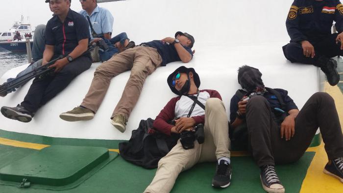 Akibat Panas Terik Sejumlah Wartawan Meliput Berita Banyak Terkapar