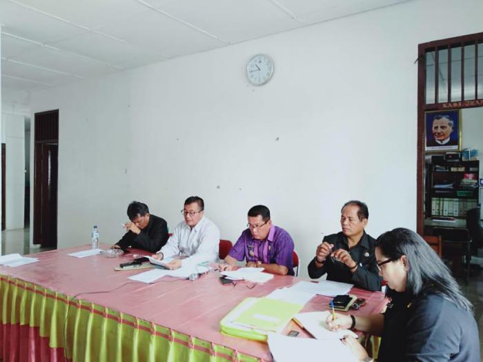 Siapa Yang Memberi  dan yang Menerima Mesin Pemipil jagung.....?
