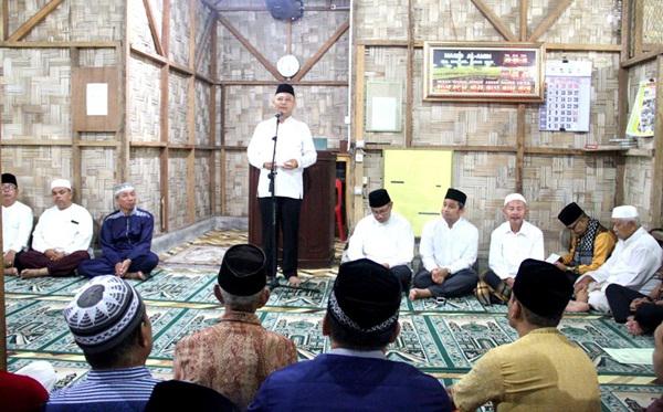 Wali Kota Sahur Bersama Ratusan Masyarakat di Masjid Al Amin