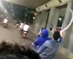 Hebokan Warga Net, Video Konvoi Remaja Acungkan Celurit Viral, Netizen Pun Bercuit