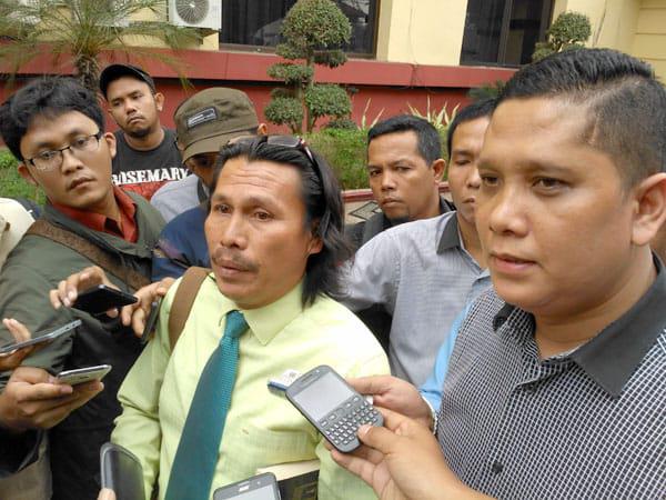 Siapa Berani Tangkap Bos Judi Bernama Ationg, Penganiaya Wartawan
