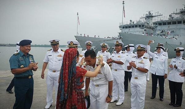 Dua Kapal Perang Latih Malaysia Kunjungi Lantamal I Belawan
