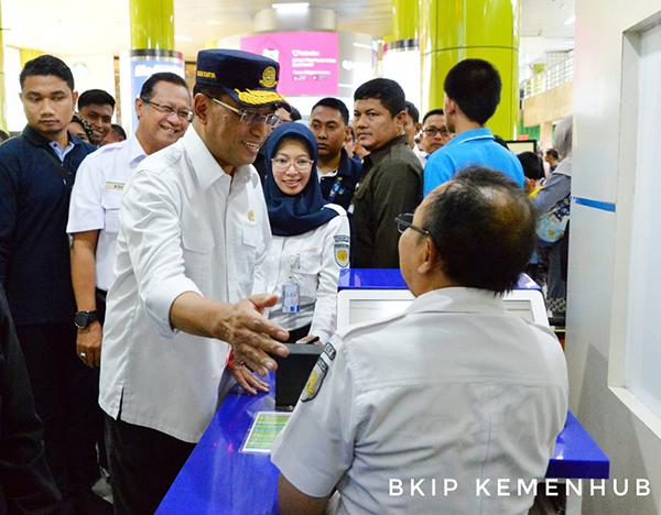 Menhub:  Warga Dapat Memproleh Tiket Dengan Menggunakan Online