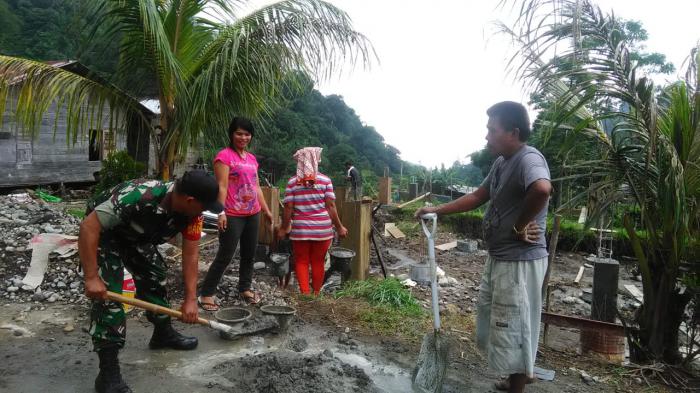 TNI Latihkan Tagana ke Warga Desa di Kaki Gunung Sibayak 