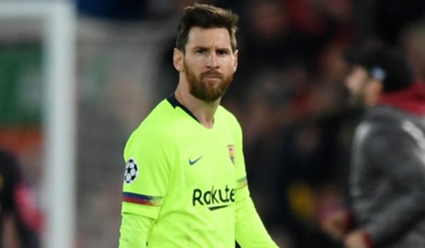 Tiba di Barcelona, Messi di teriaki Sporternya Cacian dan Makian