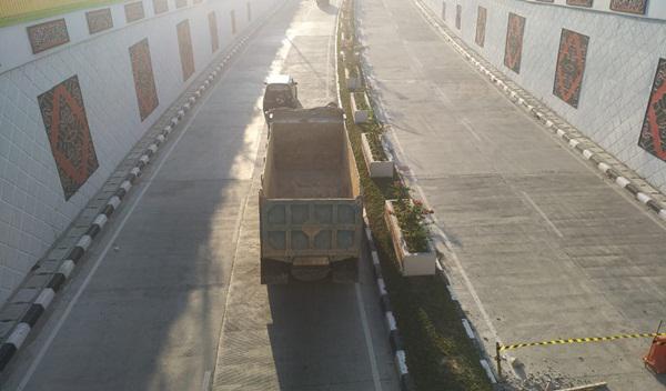 Plat Baja Dicuri, Underpass Titi Kuning Berfungsi Satu Arah
